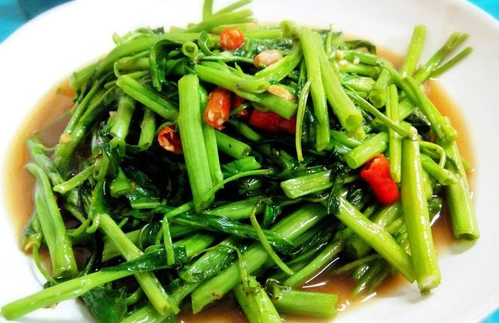 ผัดผักบุ้งขี้เมา